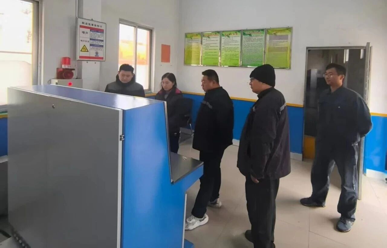 以練為戰(zhàn) 筑牢通風(fēng)“安全堤”——紅旗煤礦運(yùn)轉(zhuǎn)工區(qū)開展主通風(fēng)機(jī)現(xiàn)場(chǎng)處置應(yīng)急演練